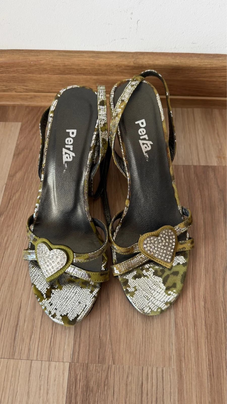 Perla Sandali in piele con strass